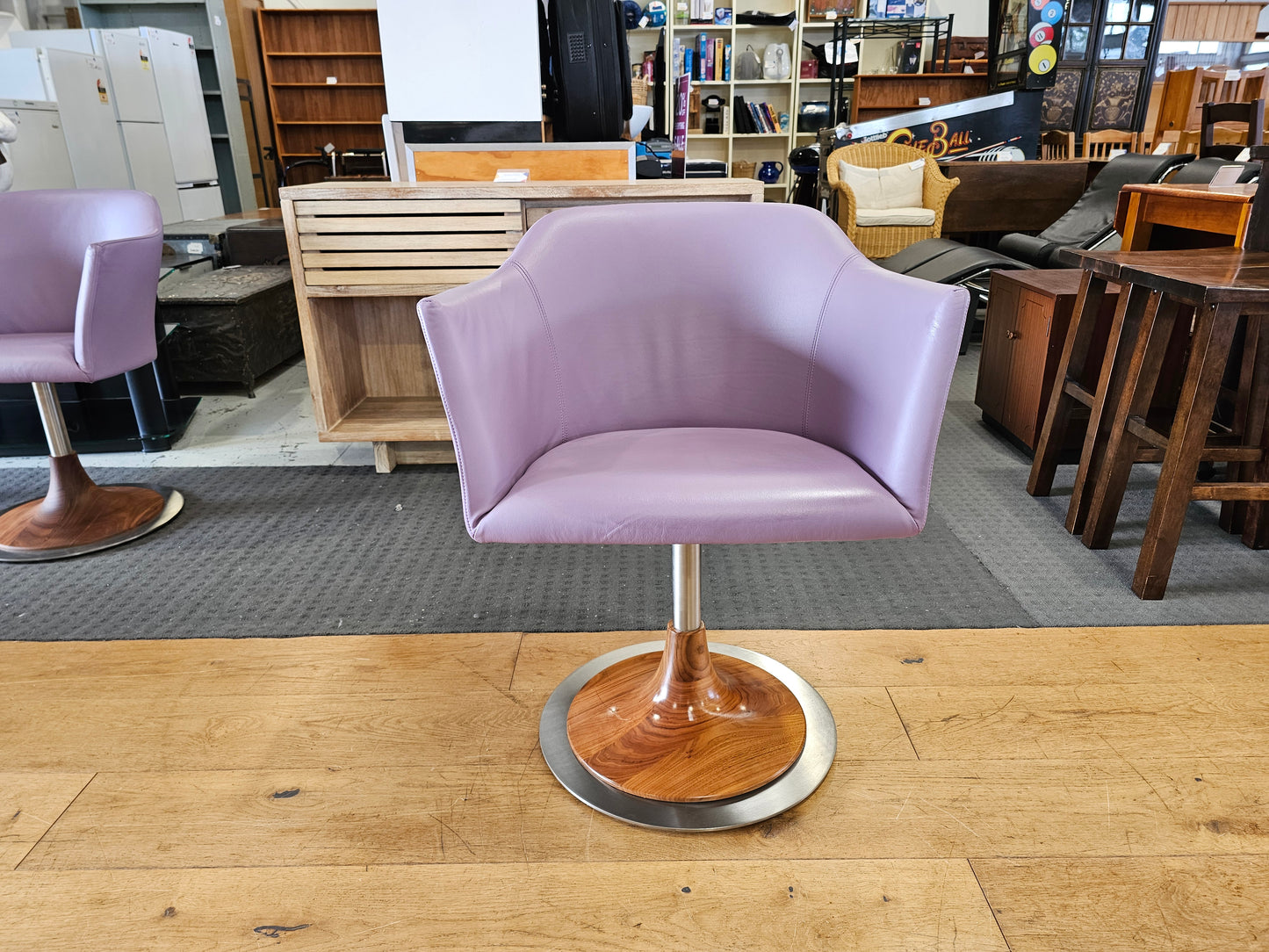 Set of 4 - Porada 'Kelly' Swivel Chairs