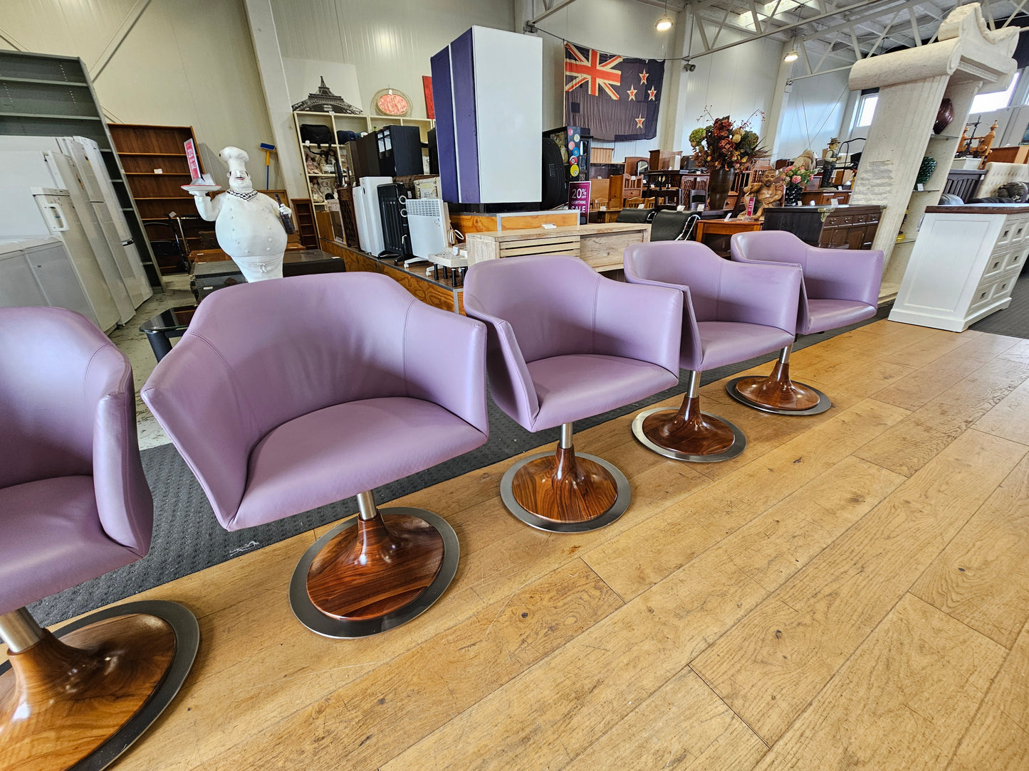 Set of 4 - Porada 'Kelly' Swivel Chairs