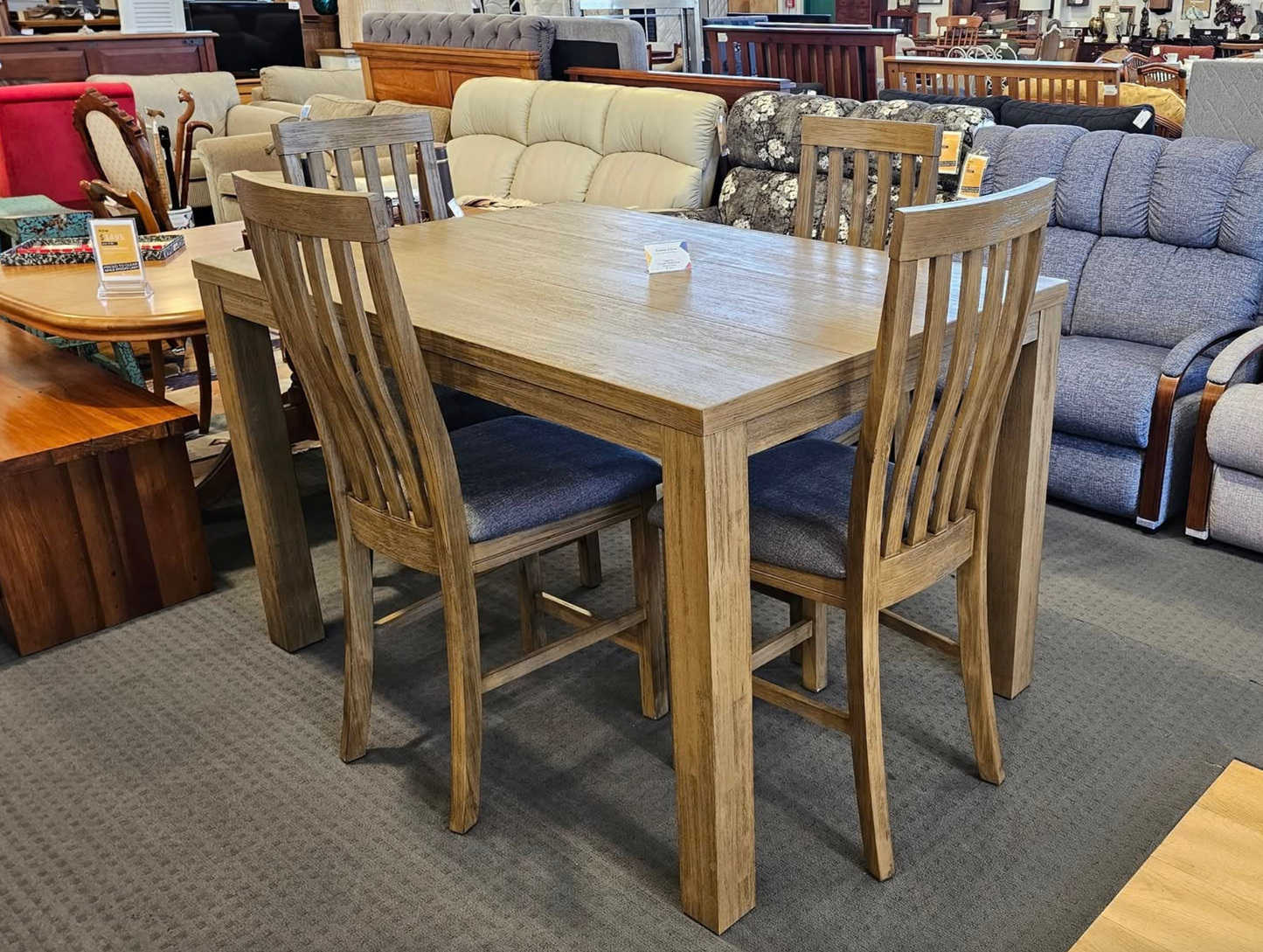 Texas Bar Table + 4 Bar Chairs